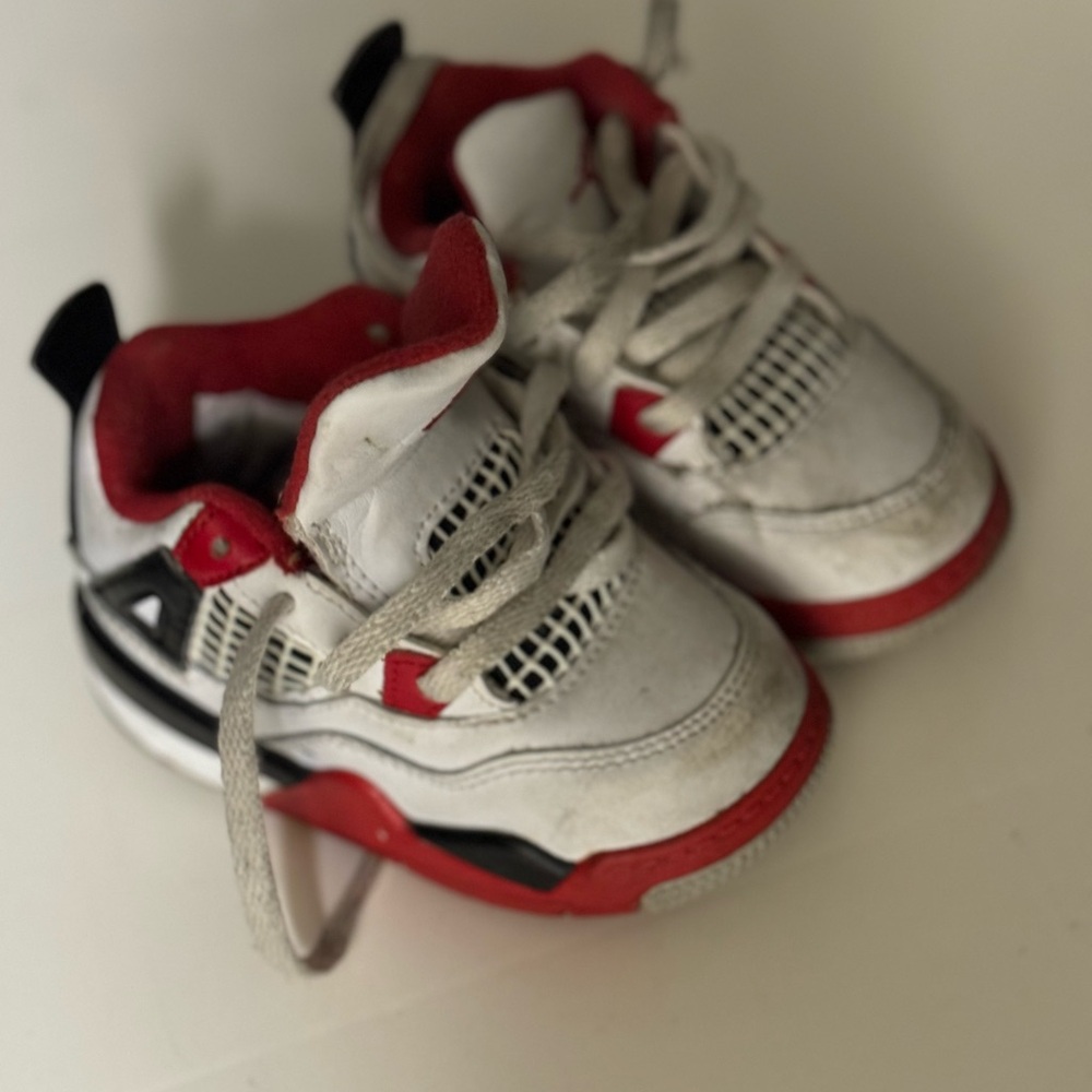 Jordan 4 Retro - Picture 2 of 4
